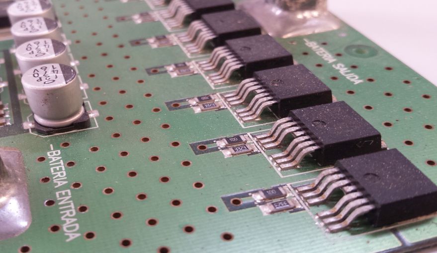 Resistencias, condensadores y semiconductores profesionales